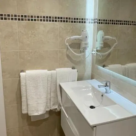 Centrico Junto Al Mar