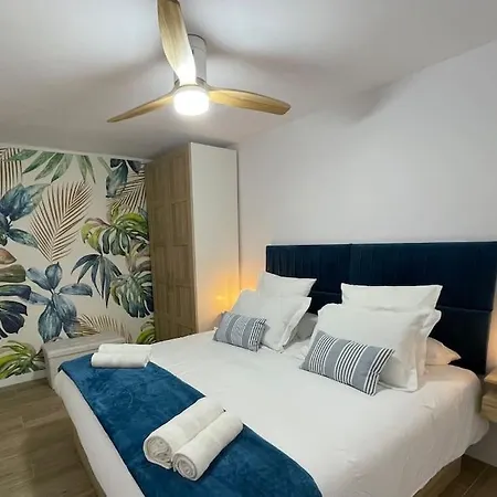 Centrico Junto Al Mar